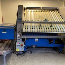 Image of UM-8642 Chicago Folder Crossfolder With Stacker Conveyor Model Mini-S sold by RW Martin